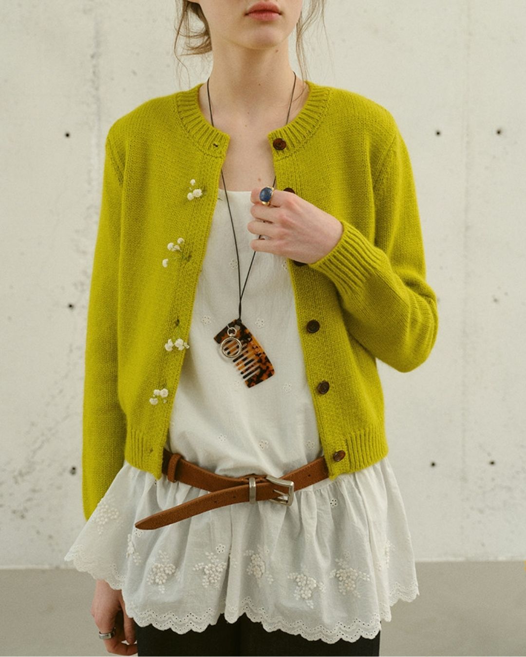Small Flower Ruffle Sleeveless Shirt　SS001