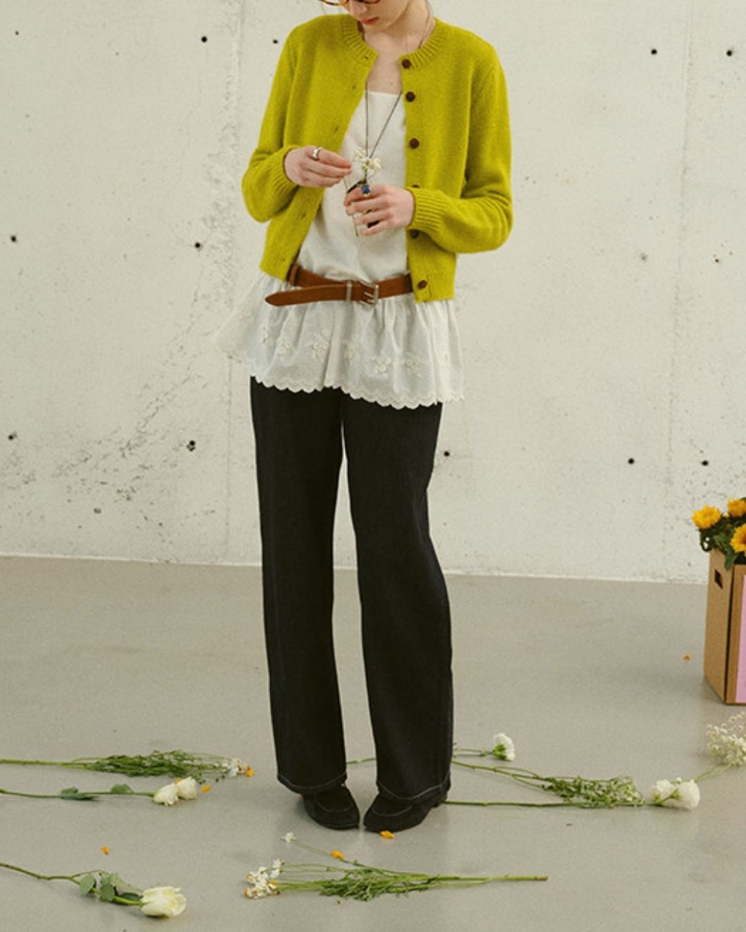 Small Flower Ruffle Sleeveless Shirt　SS001