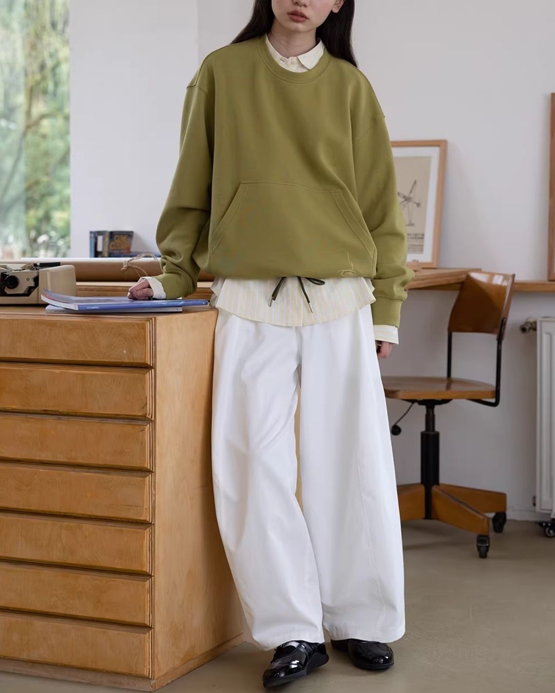 Back Embroidered Drawstring Hem Sweat　SW015
