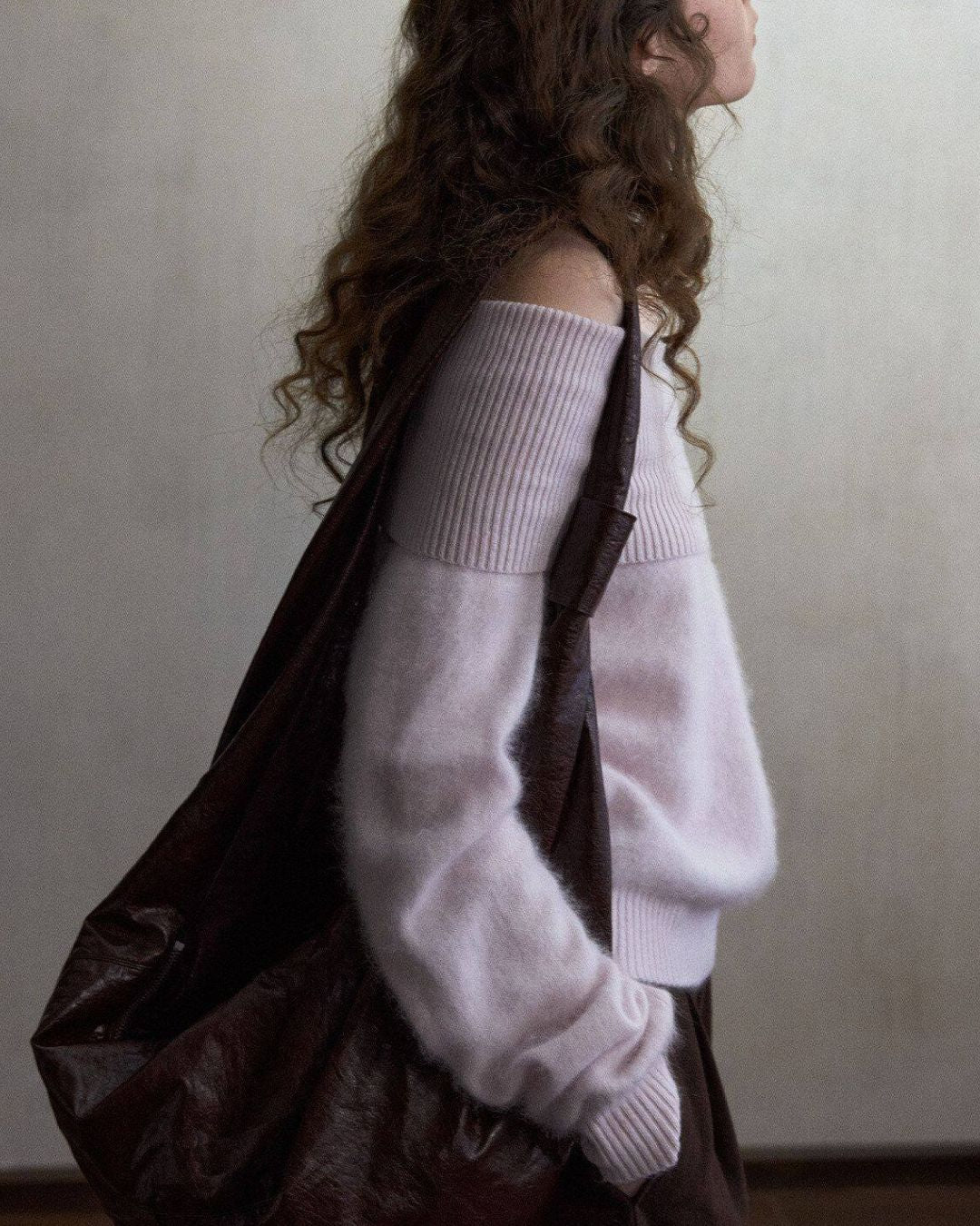 Wool Off-the-shoulder Sweater　KN111