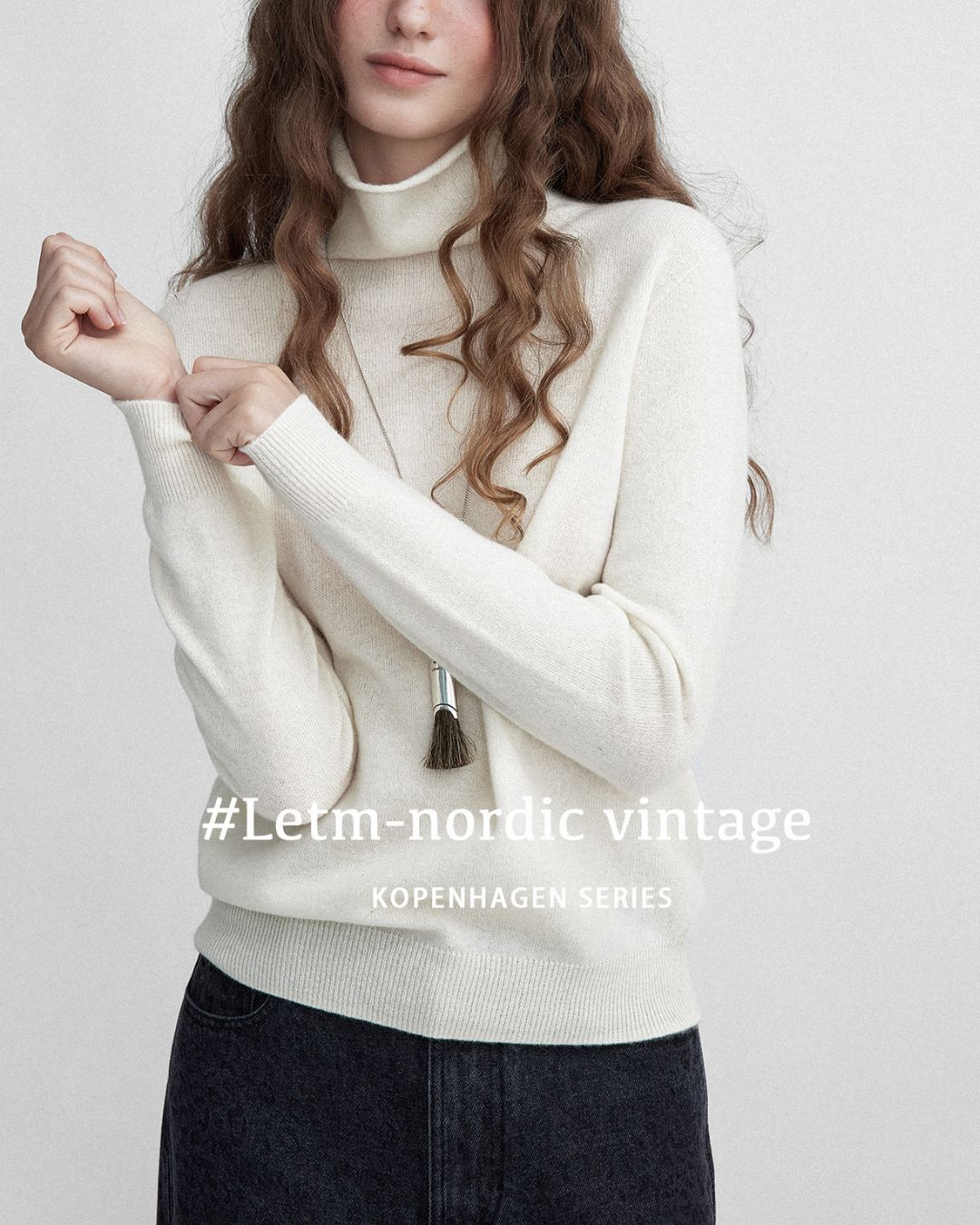 Cashmere Blend High Neck Knit　KN026