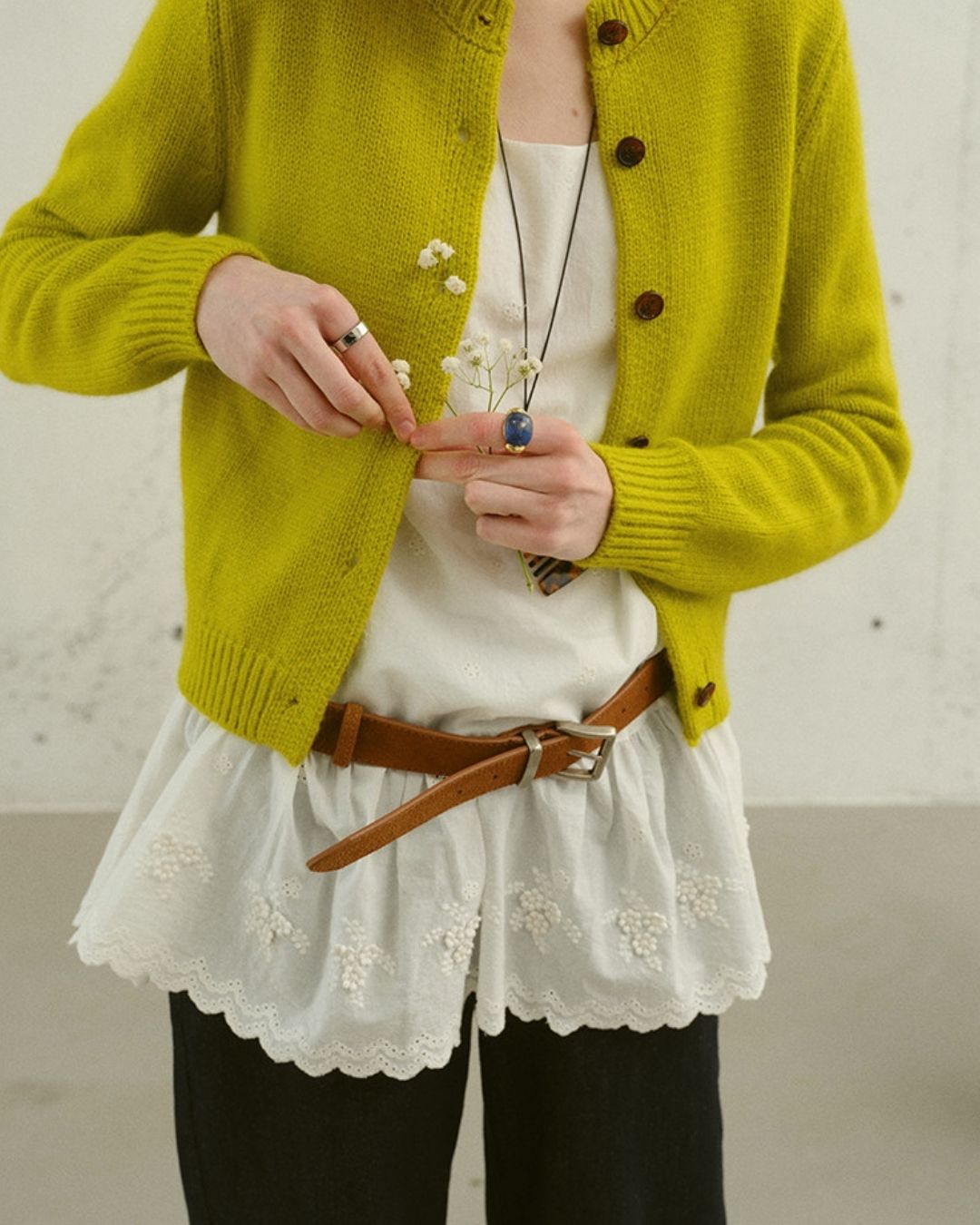 Small Flower Ruffle Sleeveless Shirt　SS001