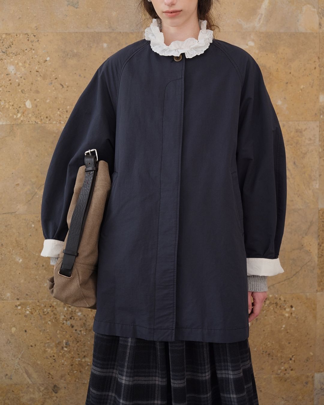 Collarless Mid-length Coat　CT005