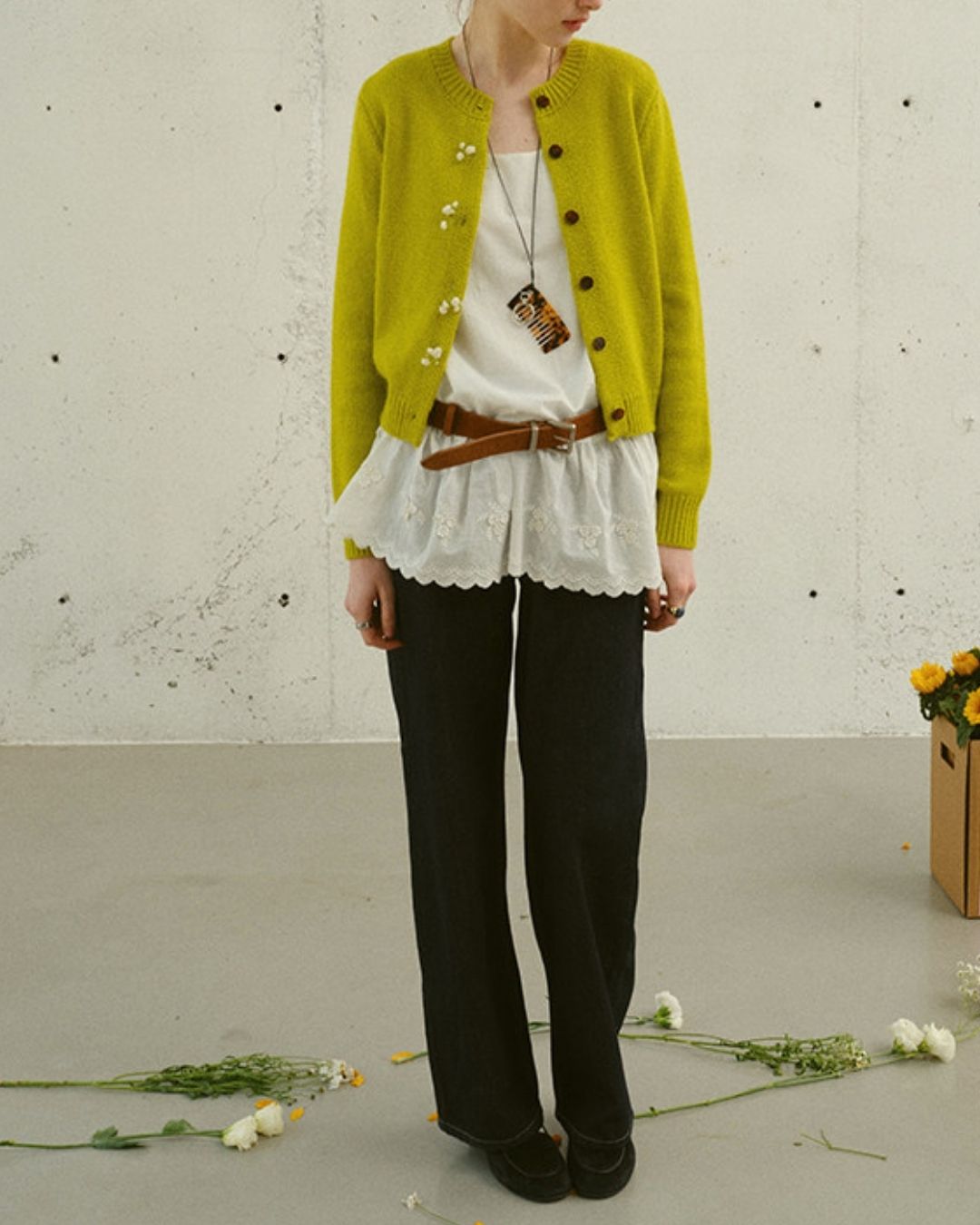 Small Flower Ruffle Sleeveless Shirt　SS001