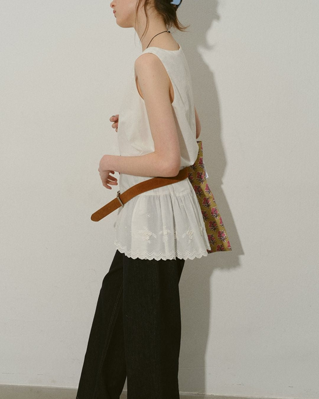 Small Flower Ruffle Sleeveless Shirt　SS001