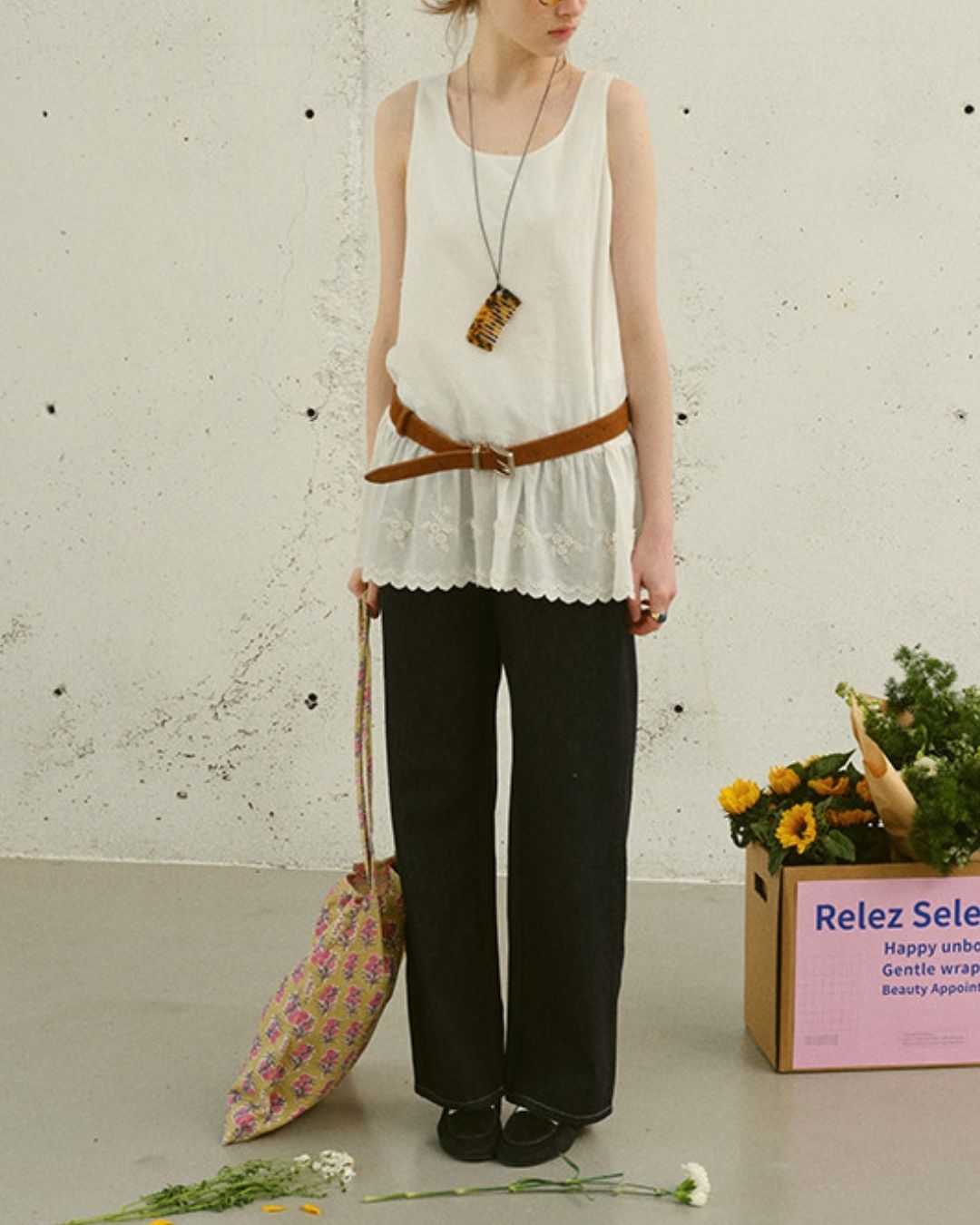 Small Flower Ruffle Sleeveless Shirt　SS001