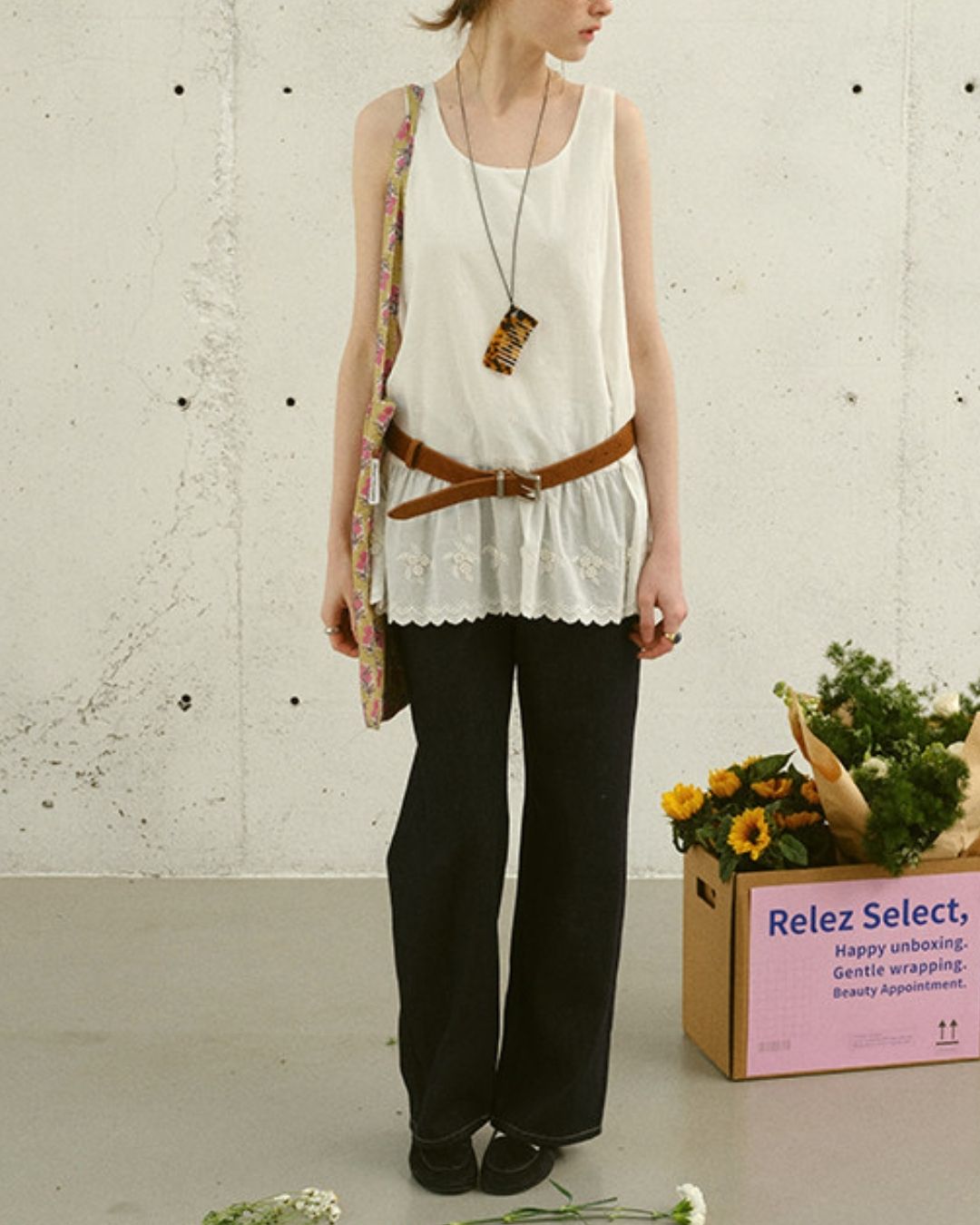 Small Flower Ruffle Sleeveless Shirt　SS001