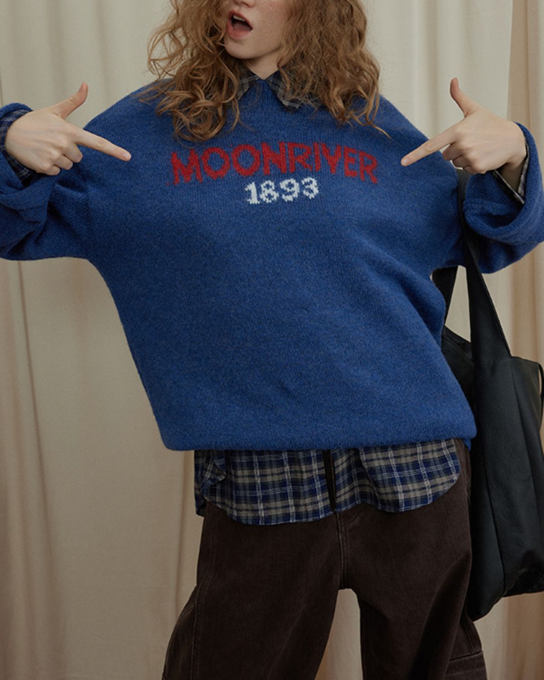 Wide Sleeve Logo Sweater　KN051