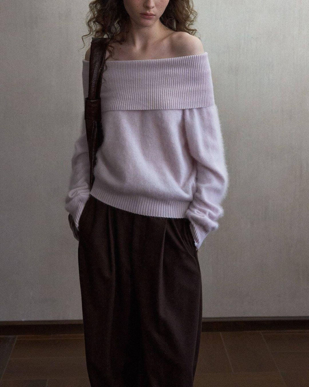 Wool Off-the-shoulder Sweater　KN111