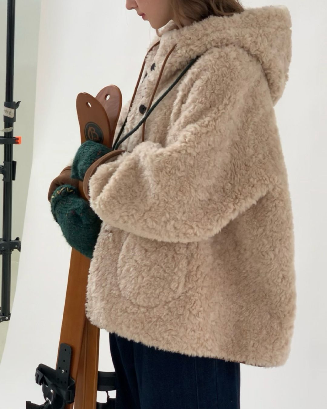 Fluffy Reversible Hooded Jacket　JK067