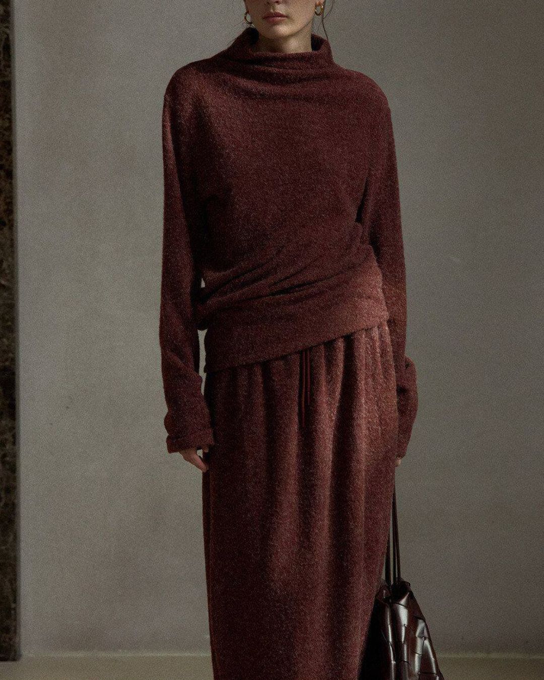 Asymmetrical Hem High Neck Knit　KN107