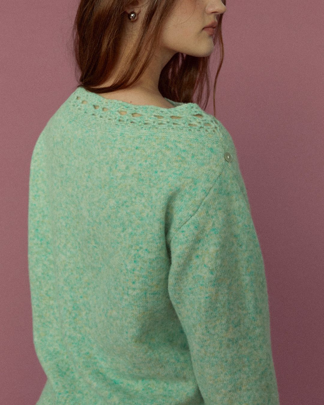 Crochet Off-the-shoulder Knit　KN093
