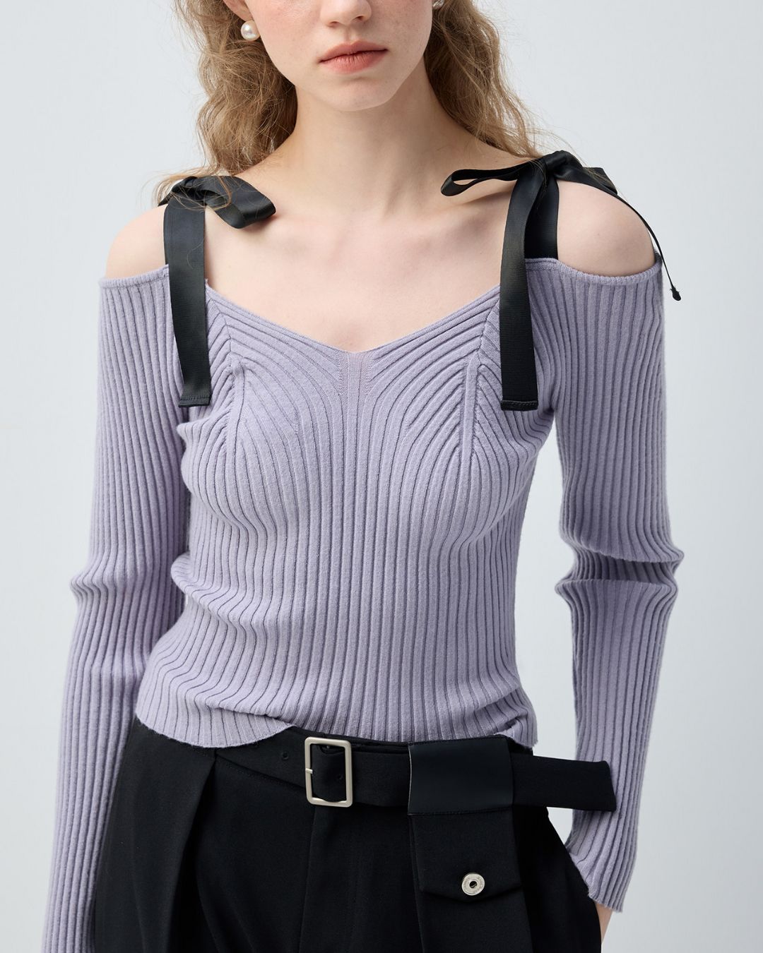V-neck Off-the-shoulder Shoulder Strap Ribbon Knit　KN103