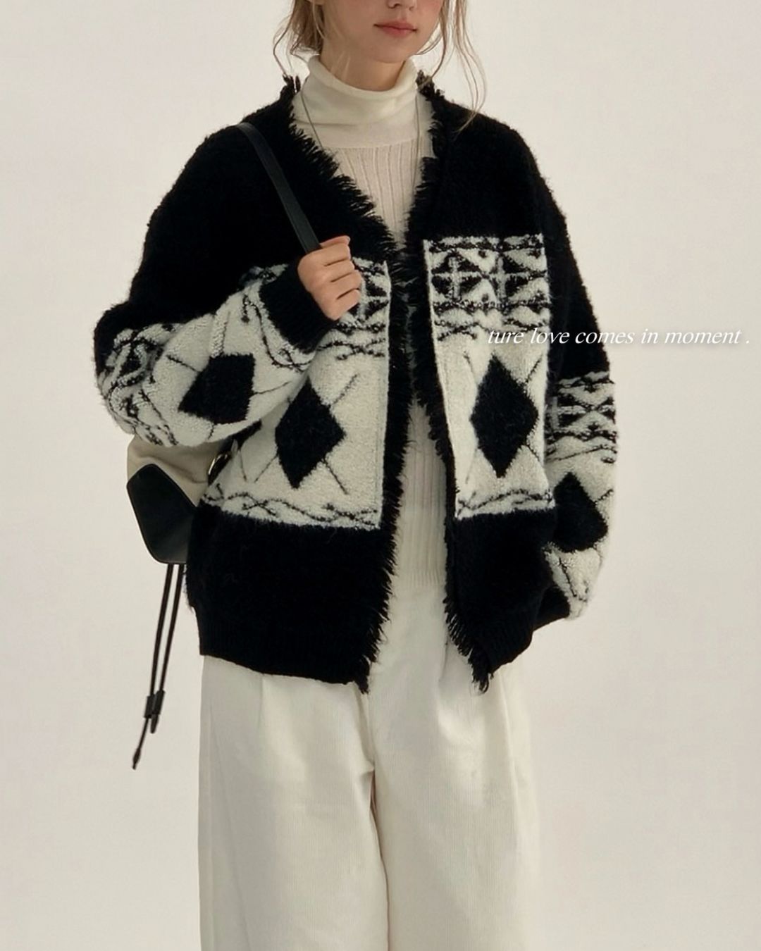 V-neck Geometric Raw Edge Knit Cardigan　KN076