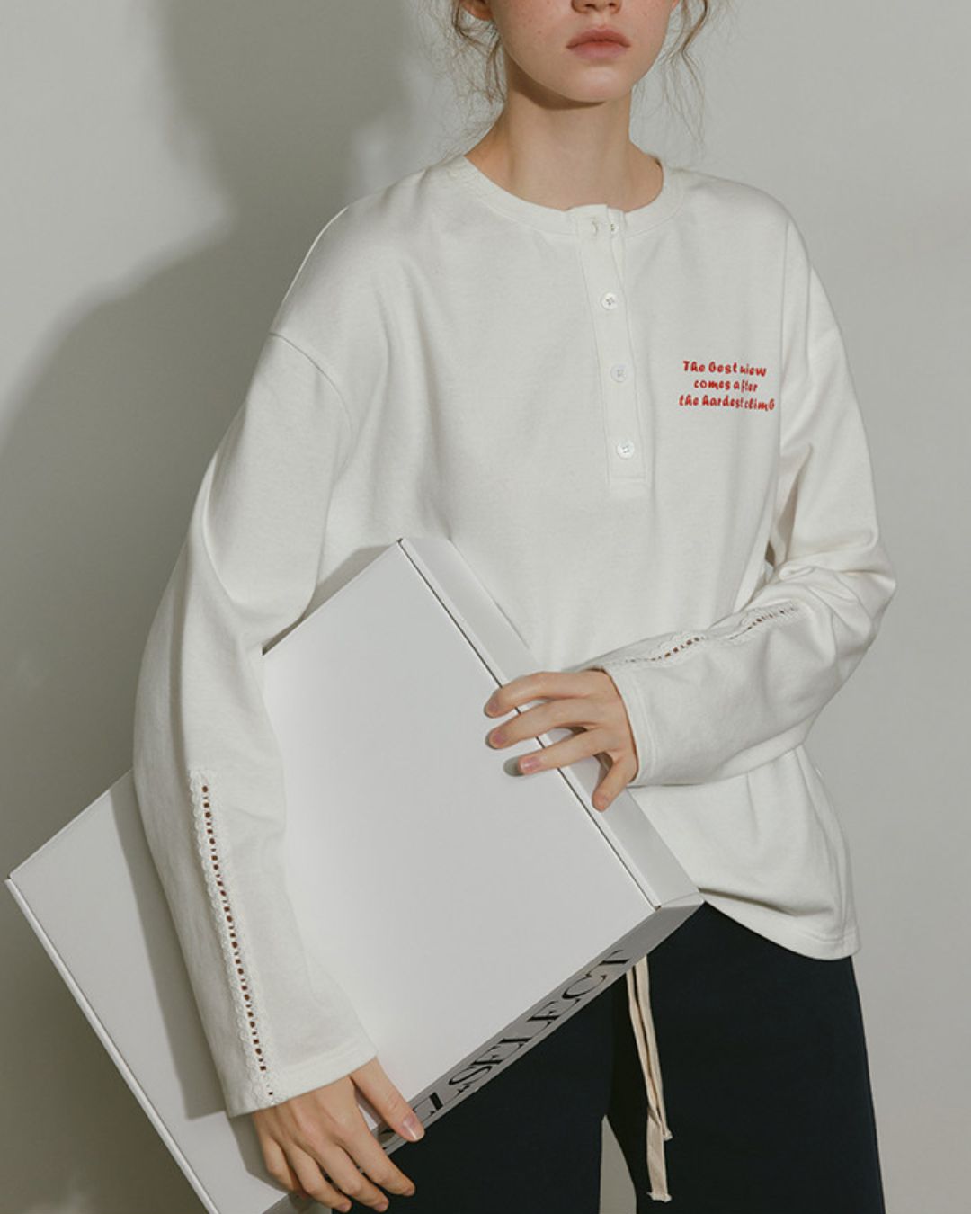 Printed Logo Sleeve Lace Henley Neck T-shirt　LT019