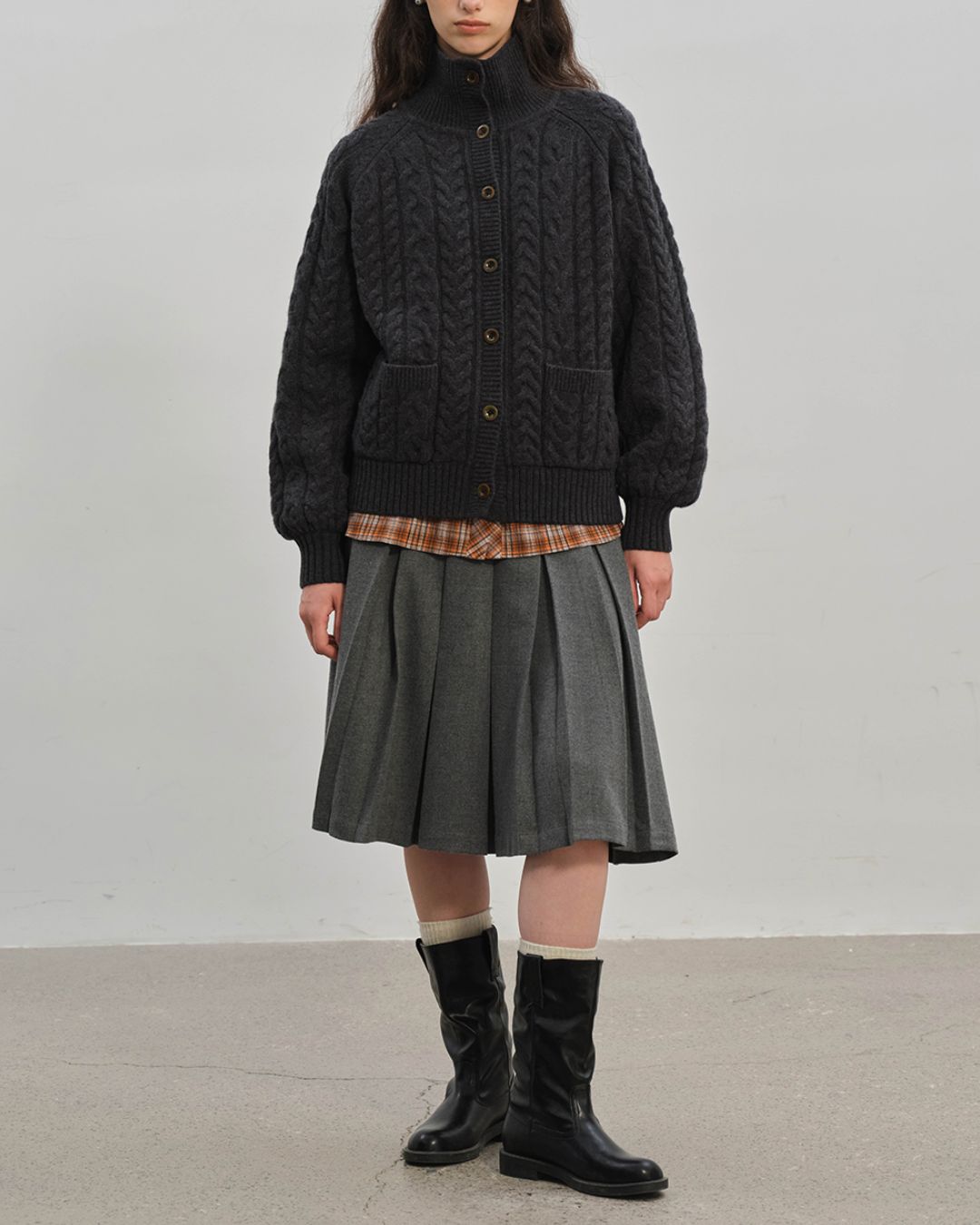 High-neck Cable Knit Cardigan　KN031