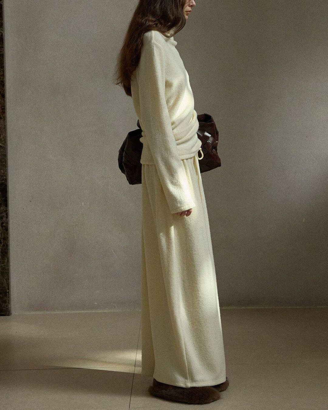 Asymmetrical Hem High Neck Knit　KN107