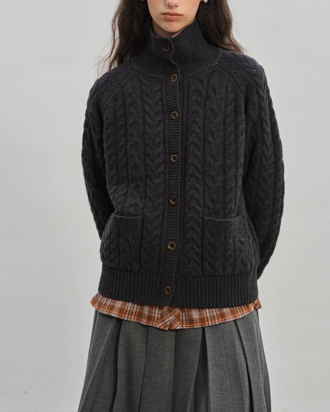 High-neck Cable Knit Cardigan　KN031