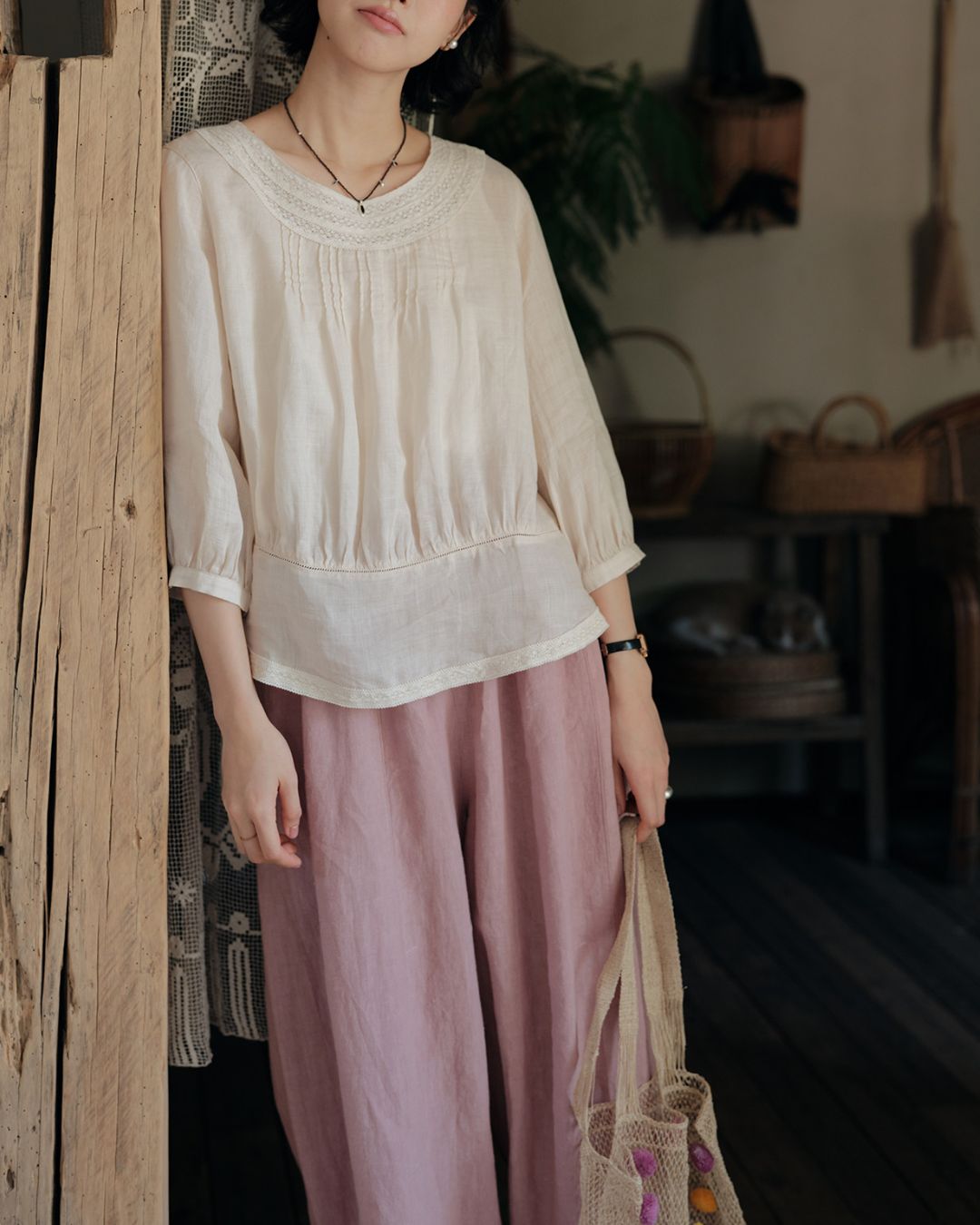 Back Button Lace Round Neck Shirt　LS045