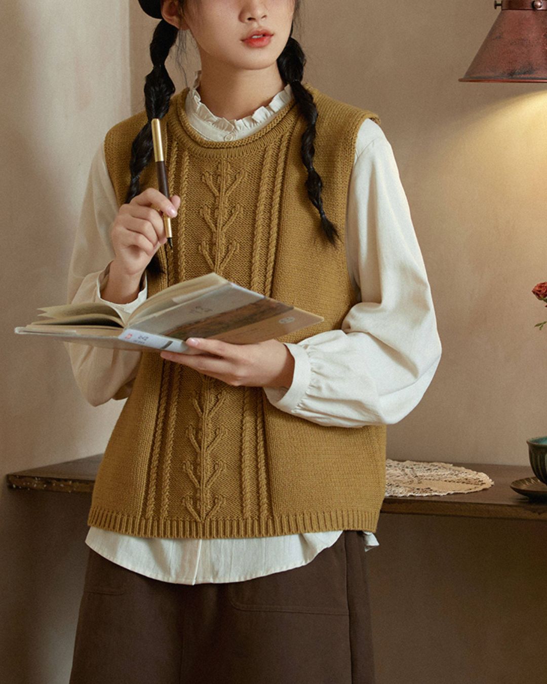 Crew Neck Relaxed Knit Vest　VT023