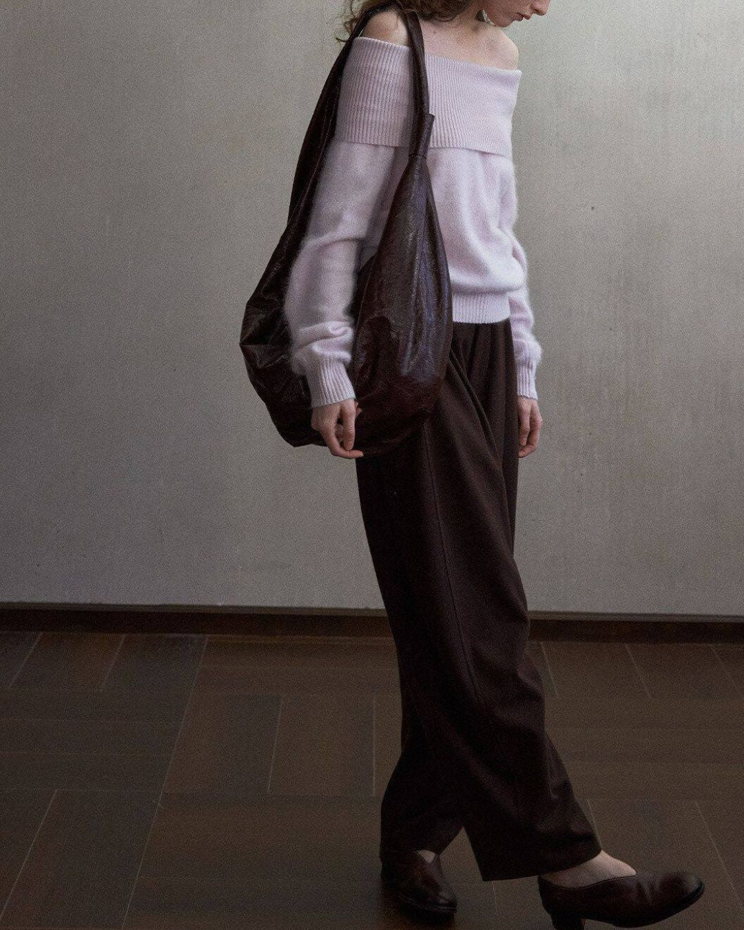 Wool Off-the-shoulder Sweater　KN111