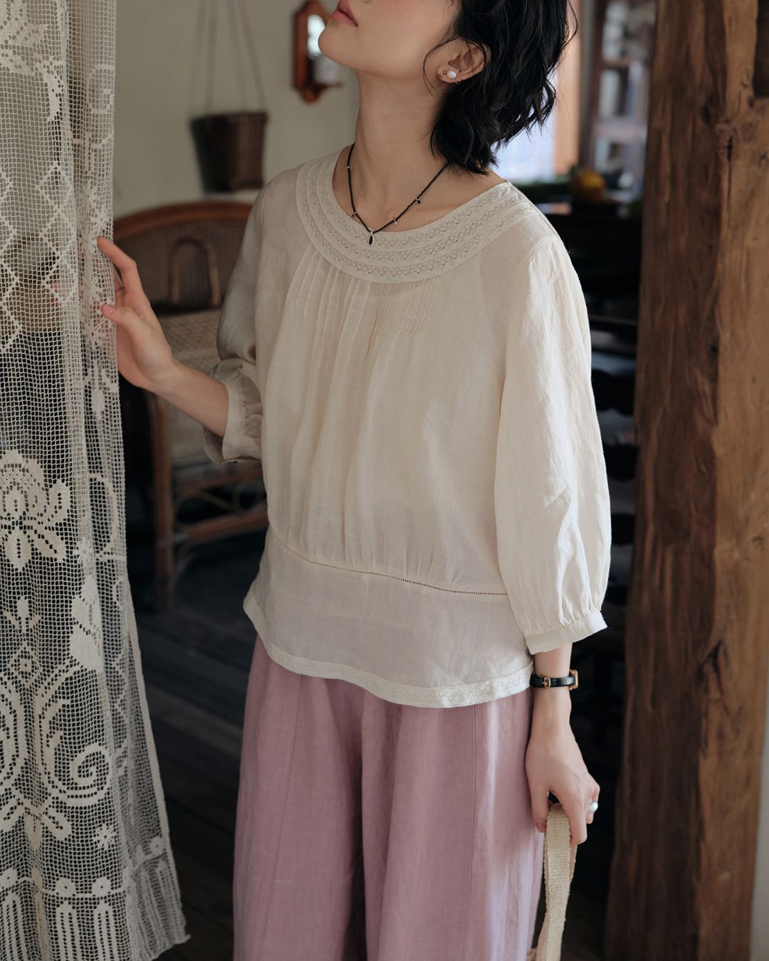 Back Button Lace Round Neck Shirt　LS045