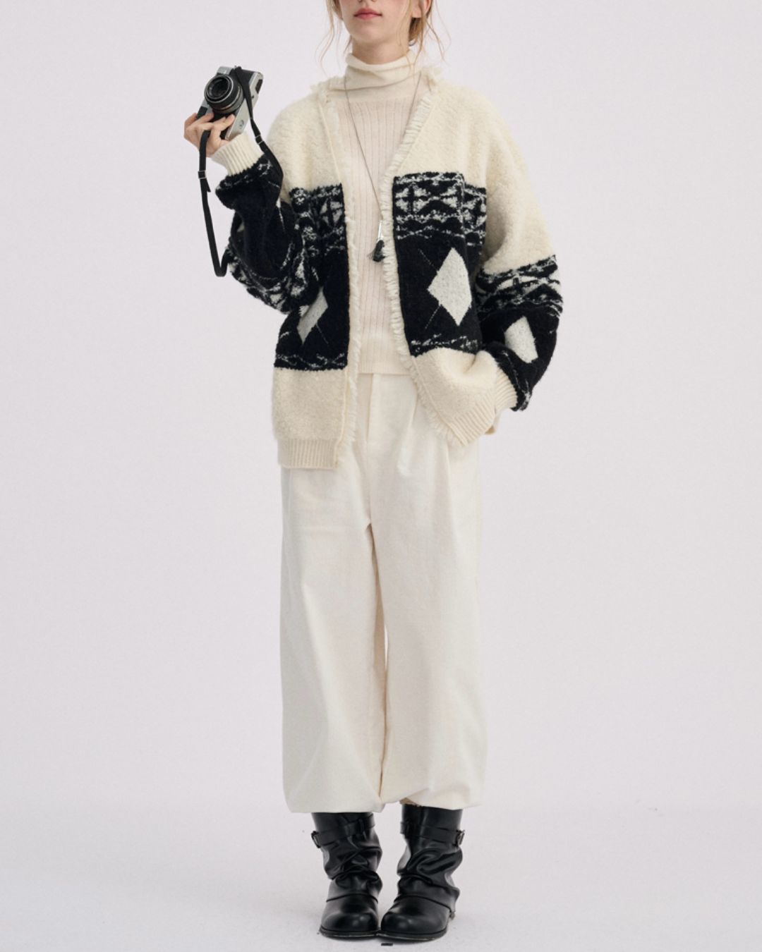 V-neck Geometric Raw Edge Knit Cardigan　KN076