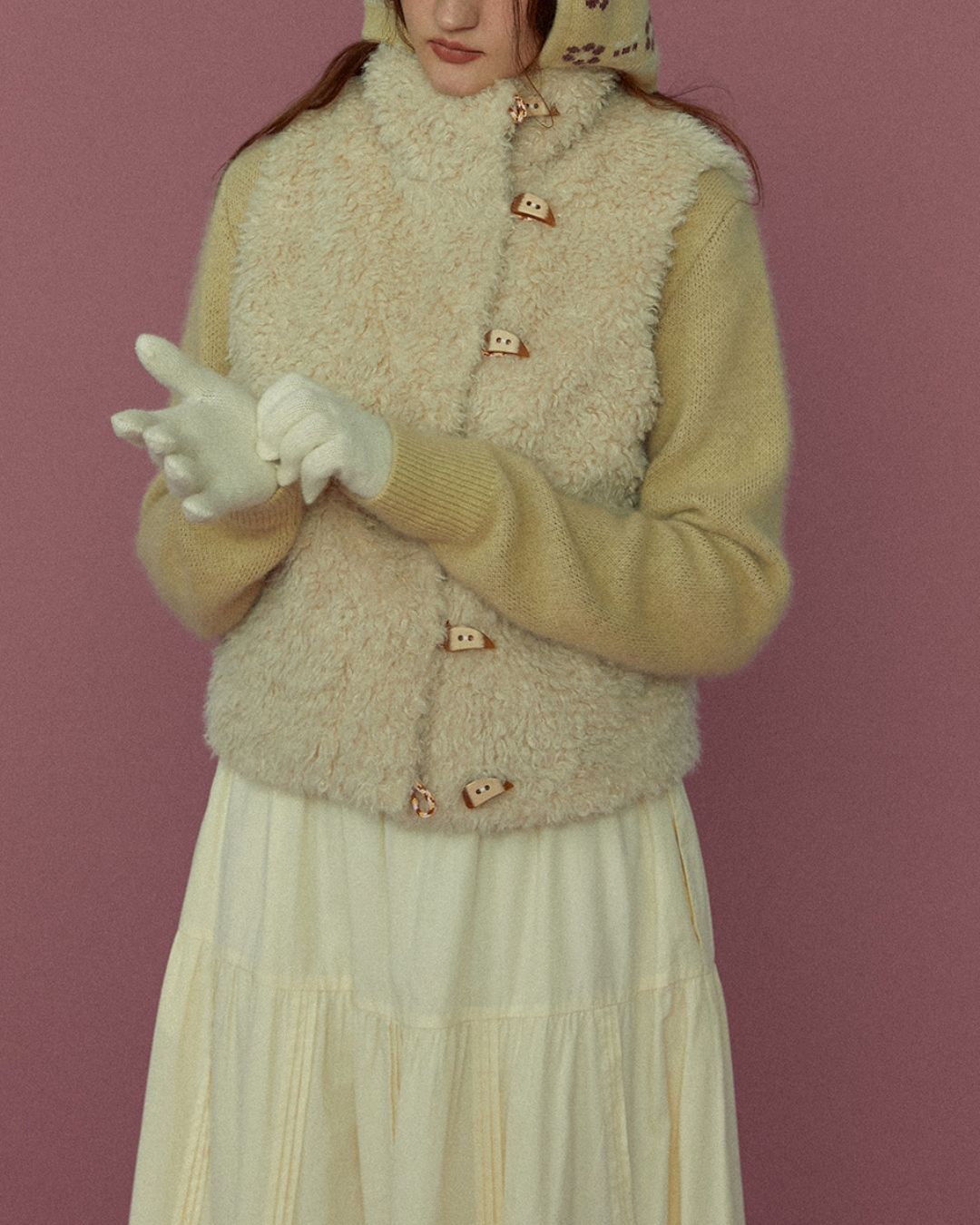 Asymmetrical Wooden Button Boa Vest　VT019