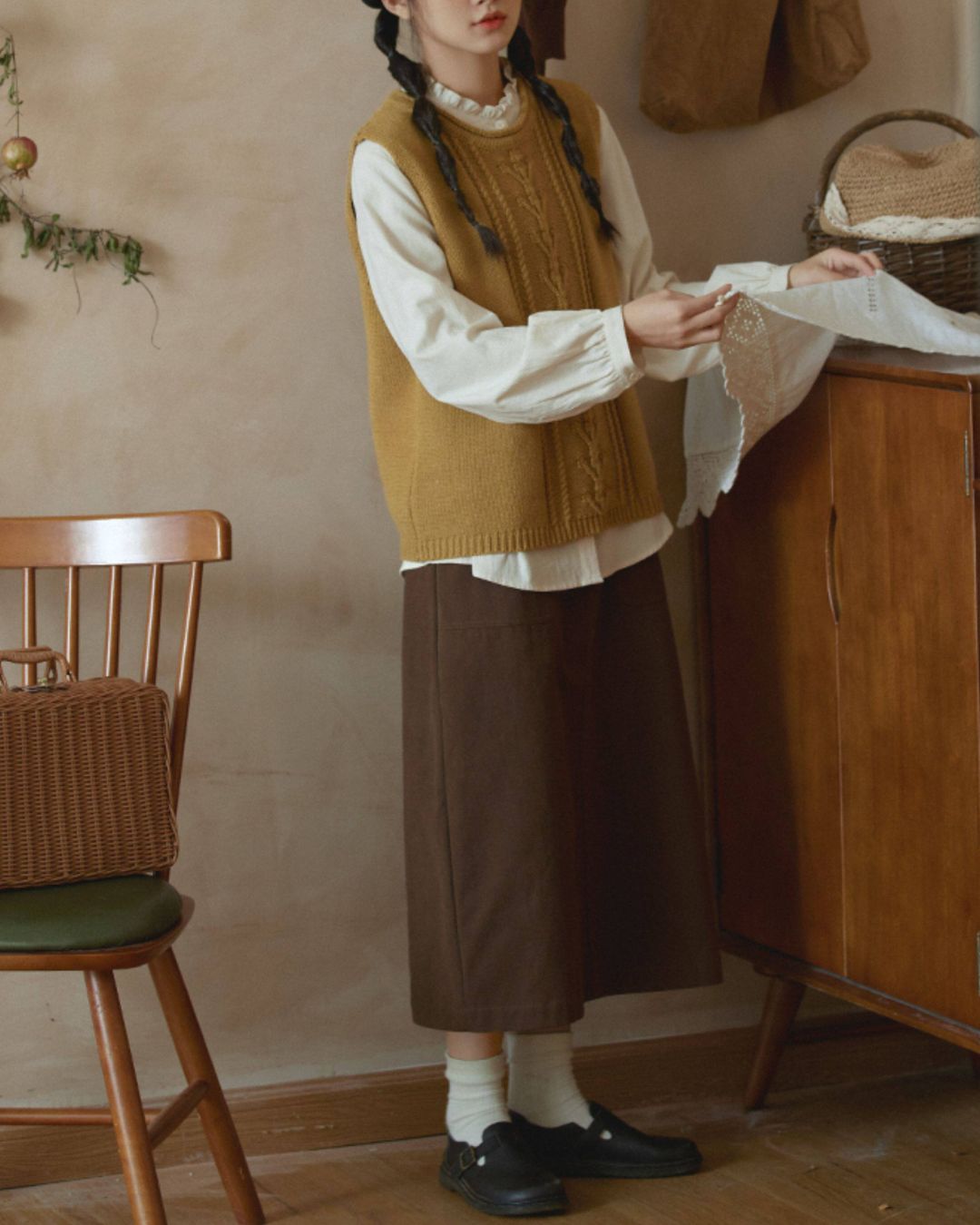 Crew Neck Relaxed Knit Vest　VT023